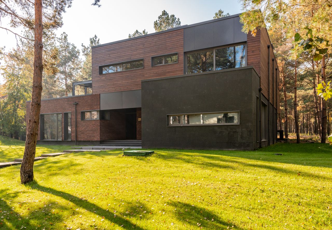 523 Oak Avenue