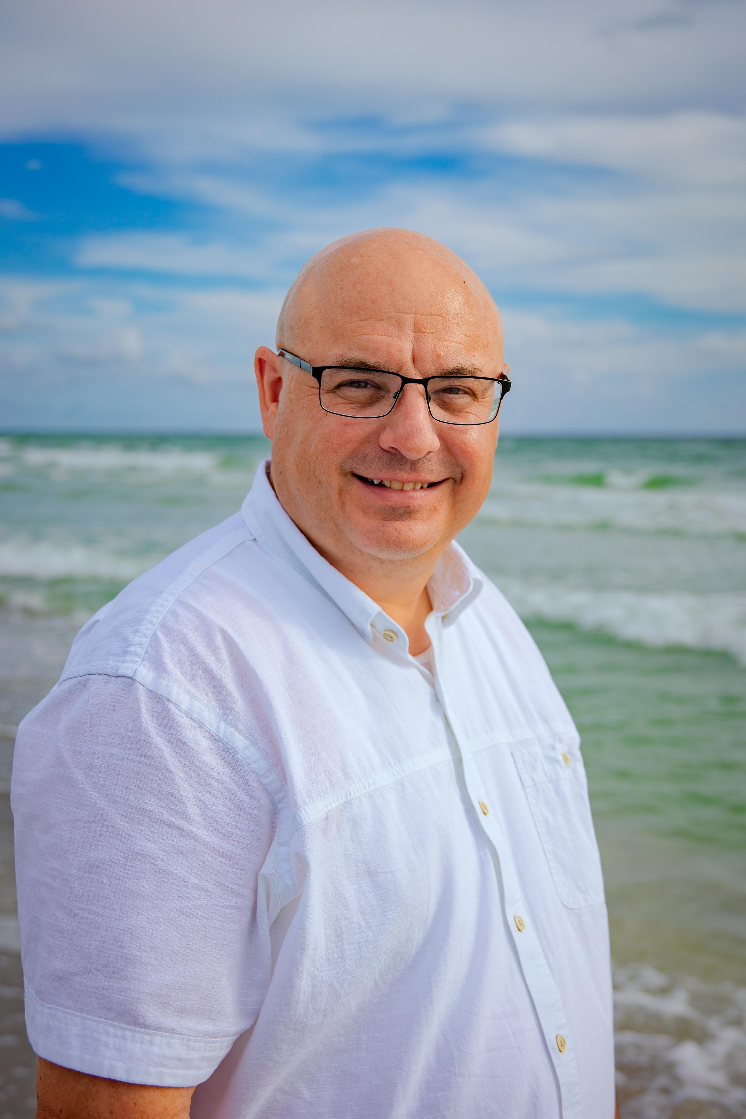 author pic.jpg