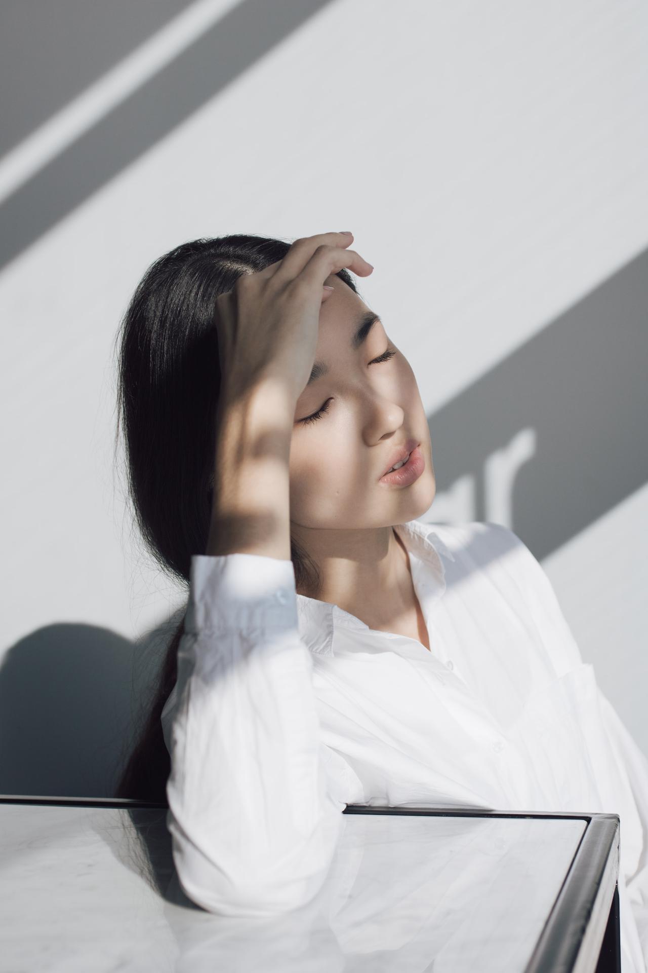 Image of a woman waiting for her appointment at a medical spa in Fort Worth.