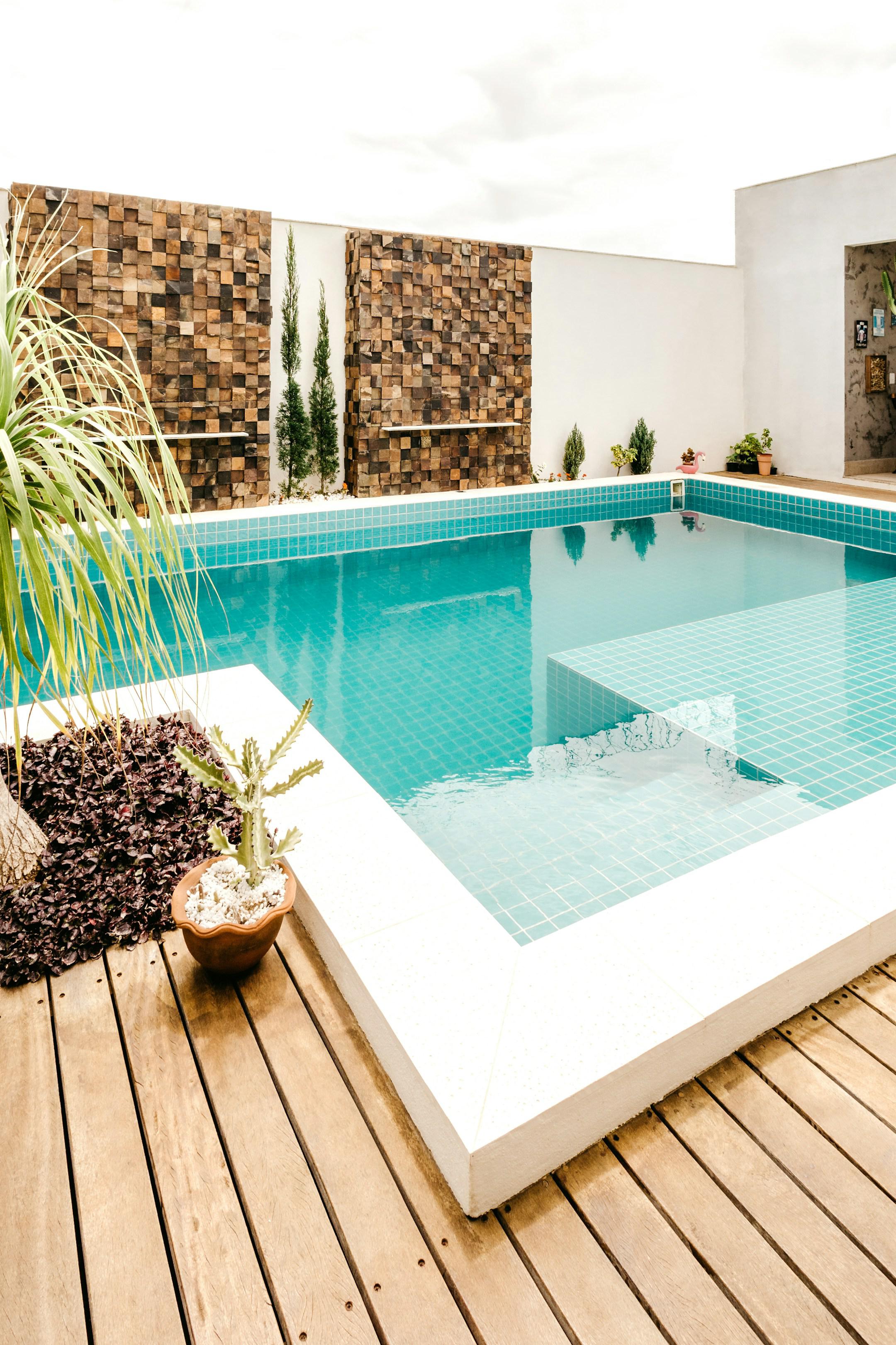 Top Tips for Building Managers: Choosing your Pool Deck Paint Contractor Wisely
