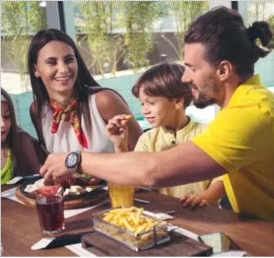 family at dinner.jpg