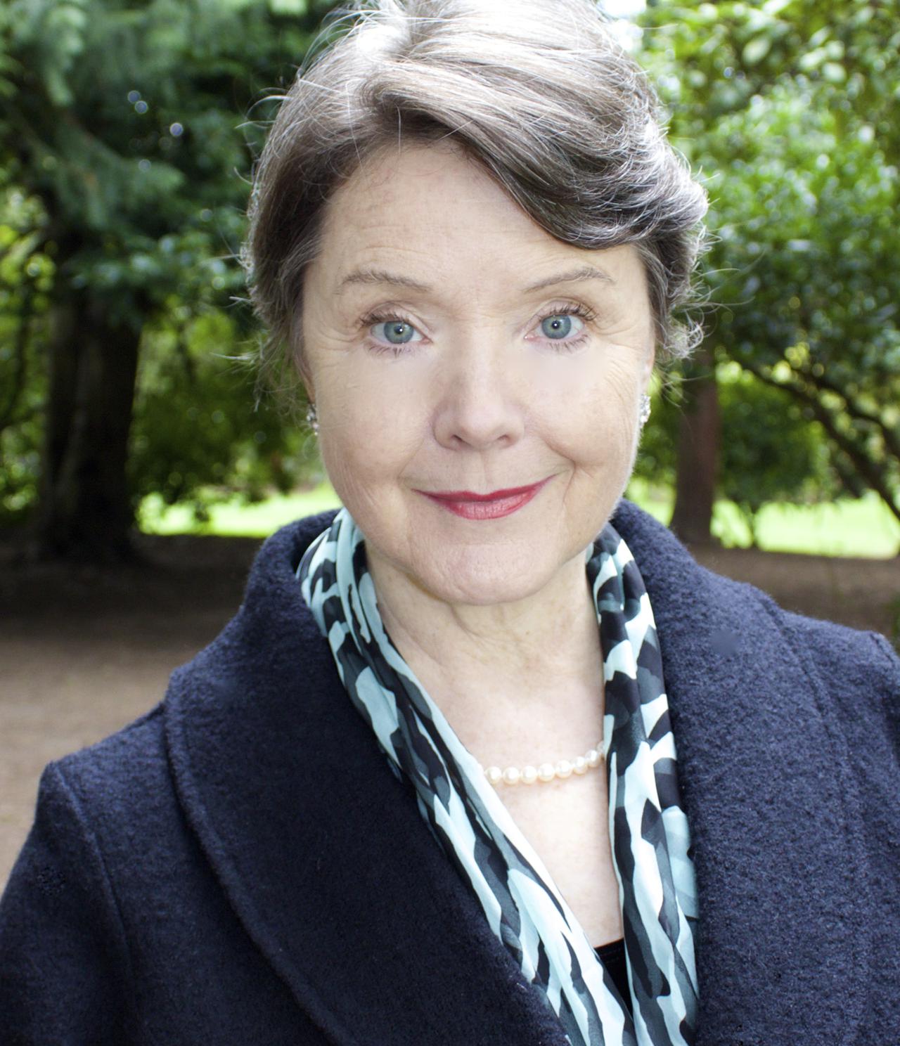 ellen mclainnewheadshot.jpg