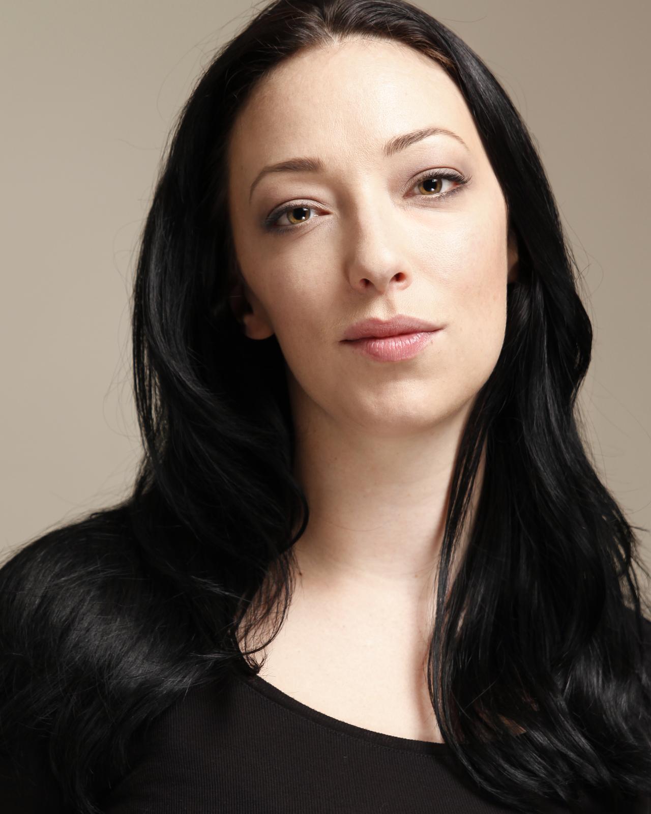 headshot - amelia tyler (1).jpg