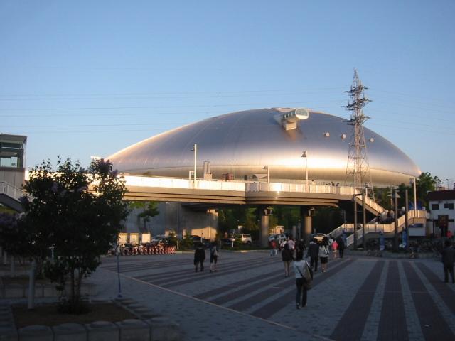 sapporo_dome.jpg