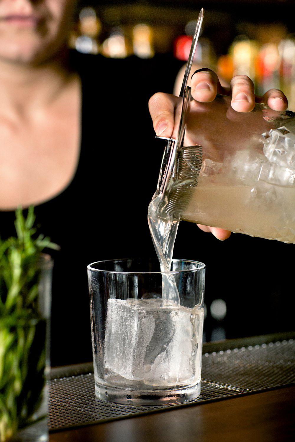 pouring-cocktail-ice-image_shiso-vain_radiator_photographer-jennifer-hughes.jpg