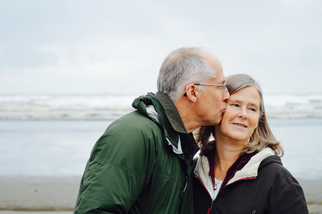 Top 5 ways a home care agency can keep your parents healthy and thriving
