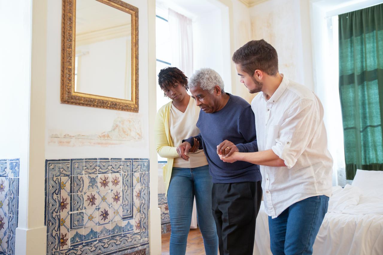 5 benefits of getting home care assistance for your parent