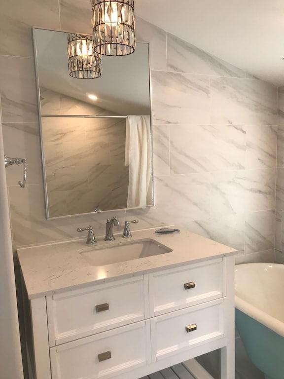 bathrooma.jpg