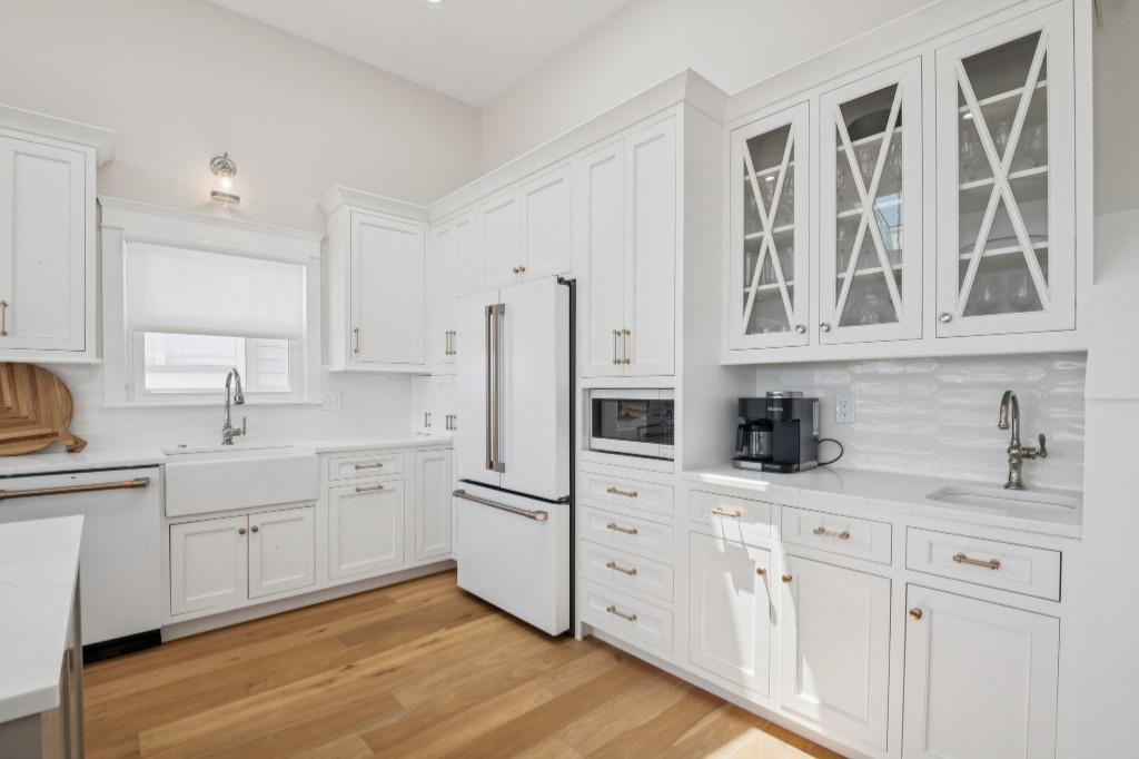 kitchen2.jpg