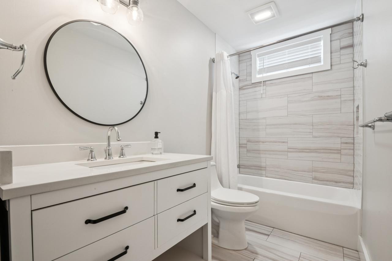 15_3716-18_central_ave_ocean_city_nj_08226_usa-bathroom-3716_central_ave_hdr_034.jpg