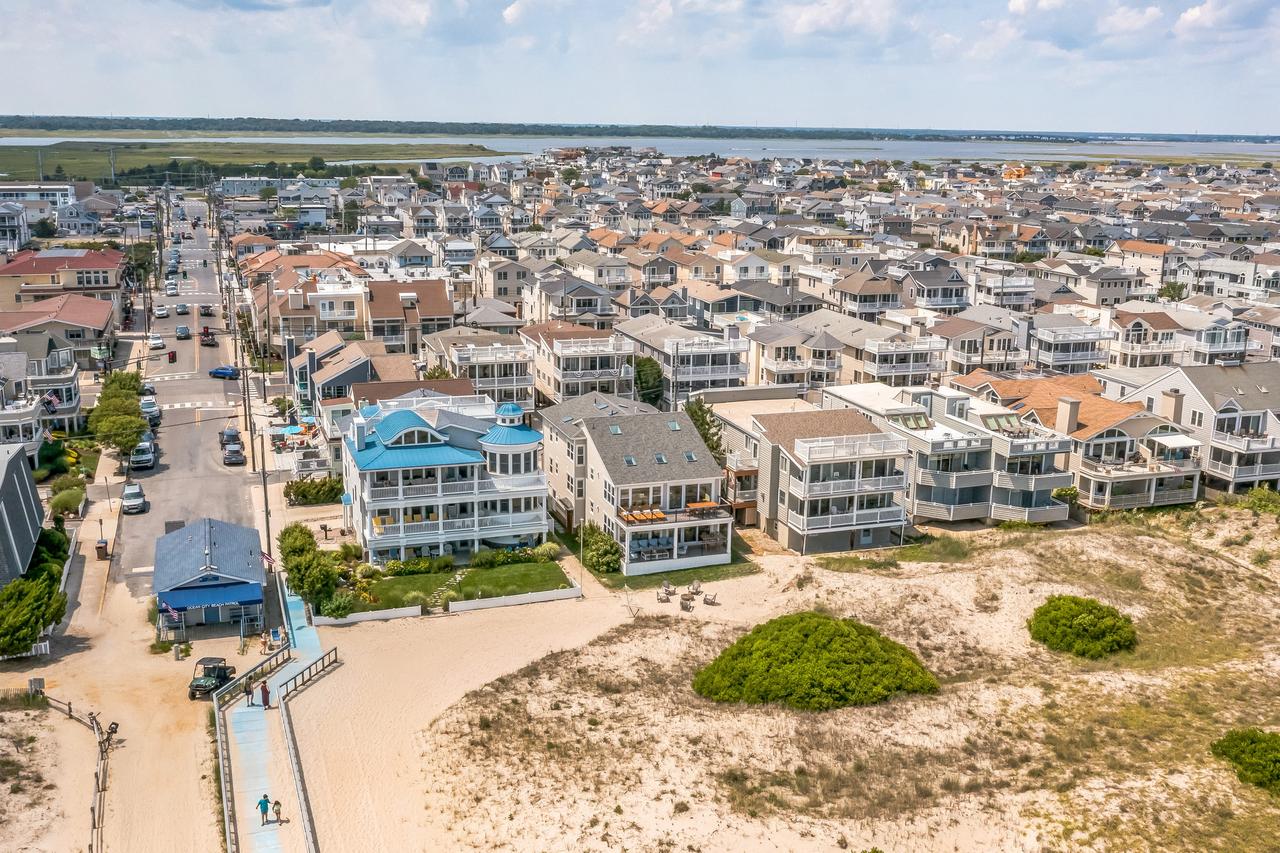 10_3332-34_wesley_ave_ocean_city_nj_08226_usa-exterior-3332-34_wesley_ave_air_003.jpg