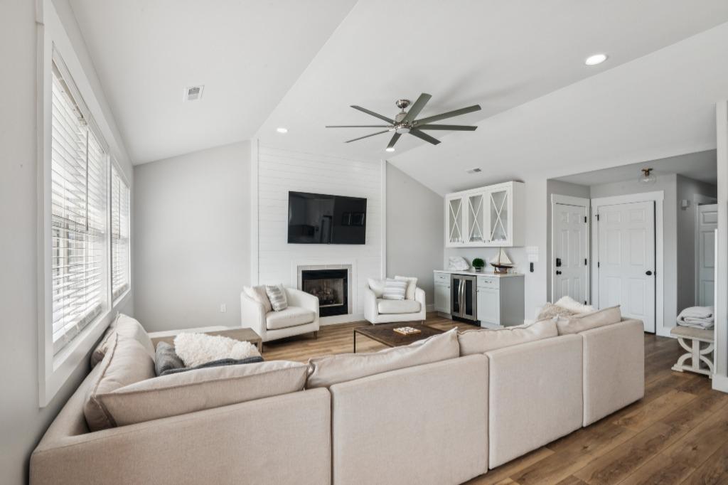 living area.jpg