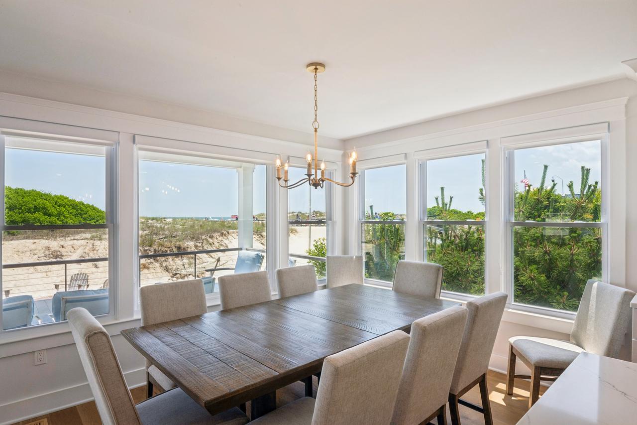 08_3332-34_wesley_ave_ocean_city_nj_08226_usa-dining_room-3332_wesley_ave_hdr_010.jpg