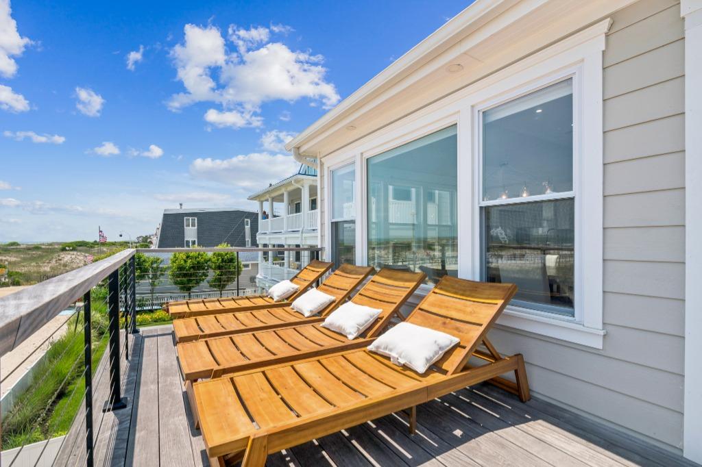 outdoor deck 2.jpg
