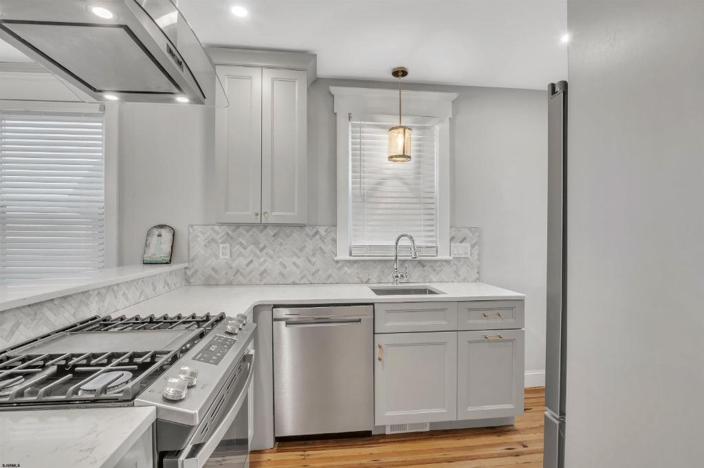 kitchen2.jpg