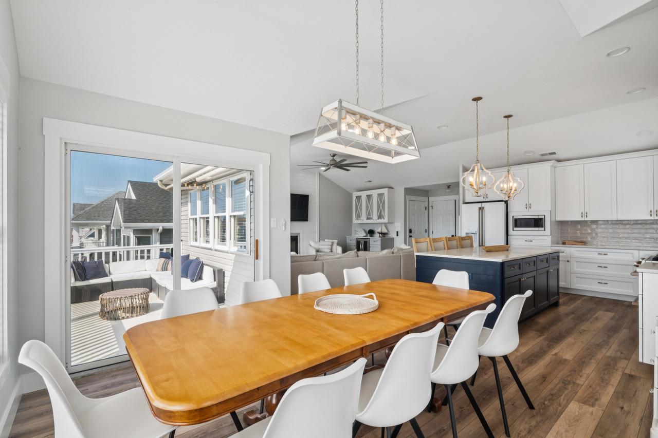 10_3716-18_central_ave_ocean_city_nj_08226_usa-dining_room-3718_central_ave_hdr_019.jpg