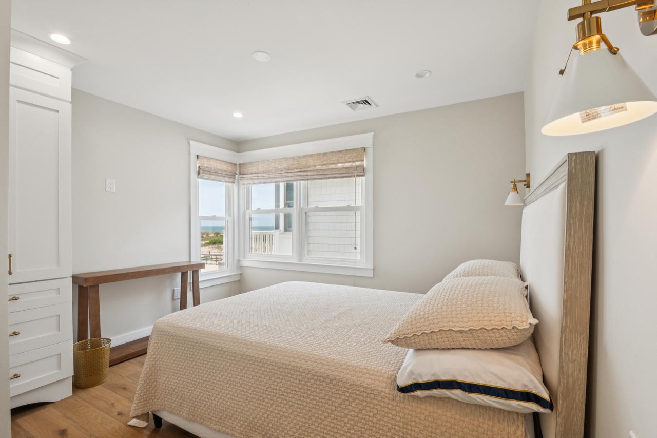 11_3332-34_wesley_ave_ocean_city_nj_08226_usa-bedroom-3334_wesley_ave_hdr_022.jpg