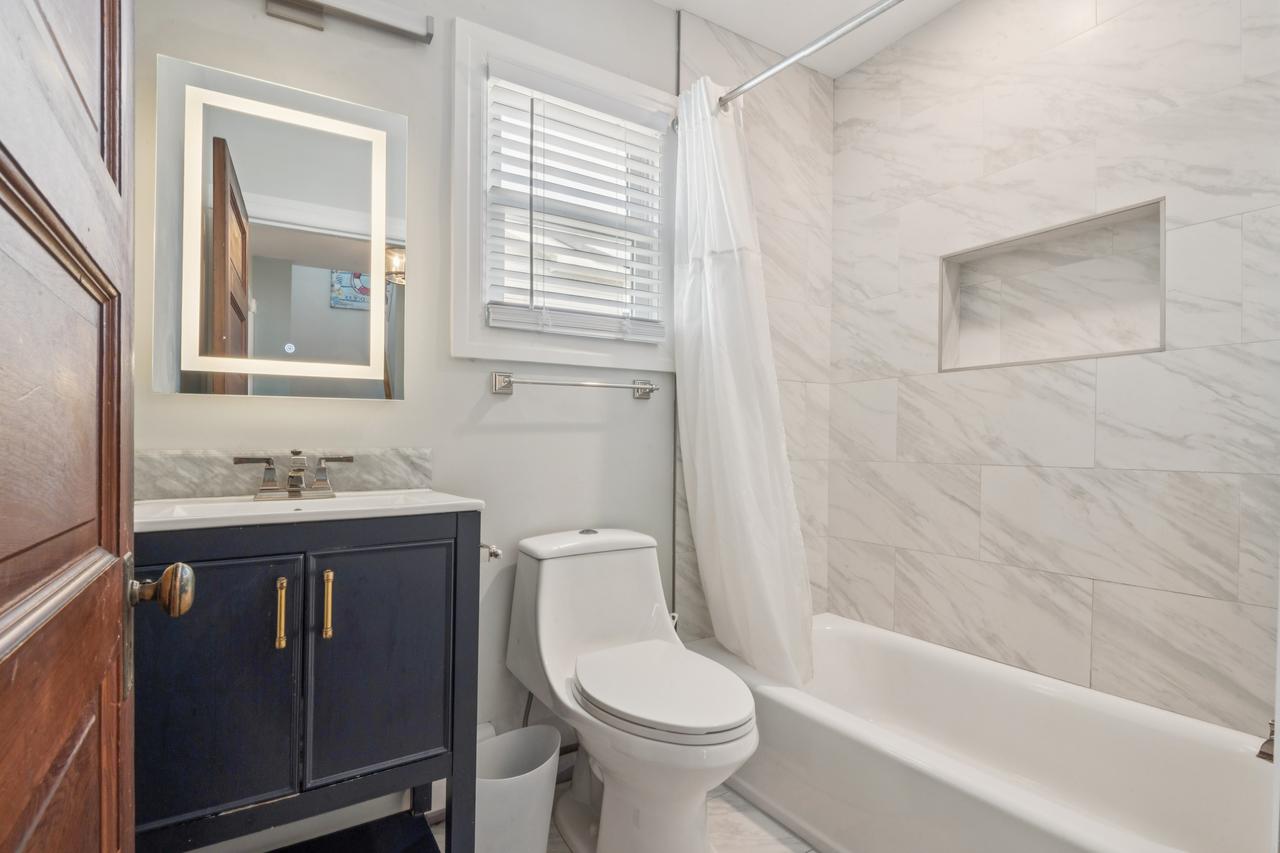 41_511_13th_st_ocean_city_nj_08226_usa-bathroom-511_13th_st_hdr_049.jpg