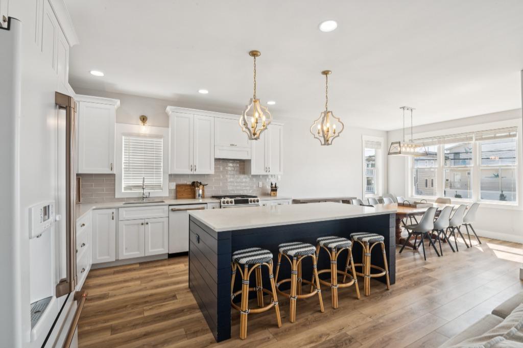 kitchen dining area.jpg