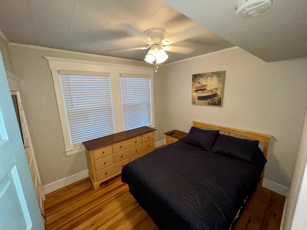 bedroom2.jpg