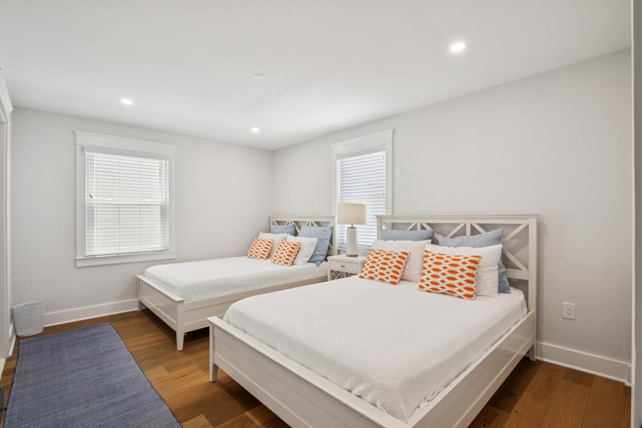 13_3332-34_wesley_ave_ocean_city_nj_08226_usa-bedroom-3332_wesley_ave_hdr_040.jpg