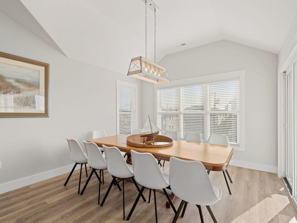 dining room.jpg