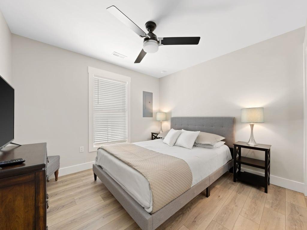 bedroom1.jpg