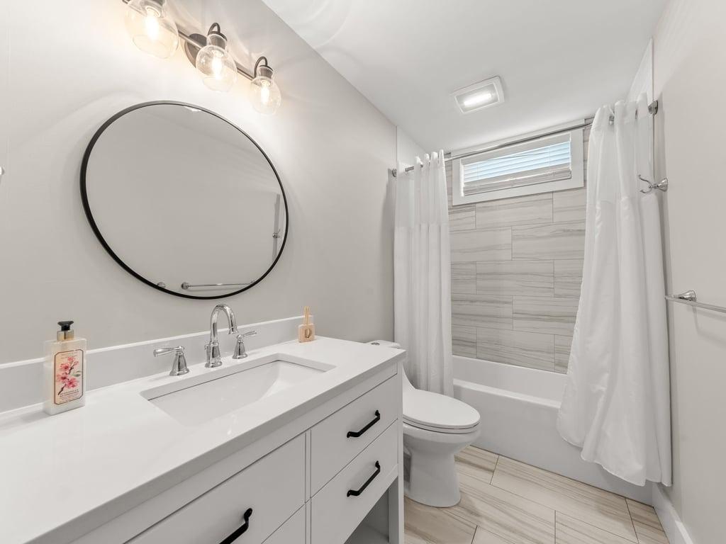 bathroom2.jpg
