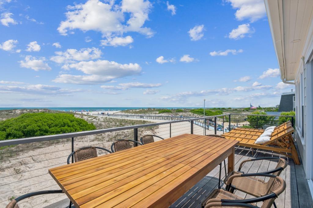 6bce9dba-2c23-11f1-b4e9-0242ac110002-outdoor_deck1.jpg