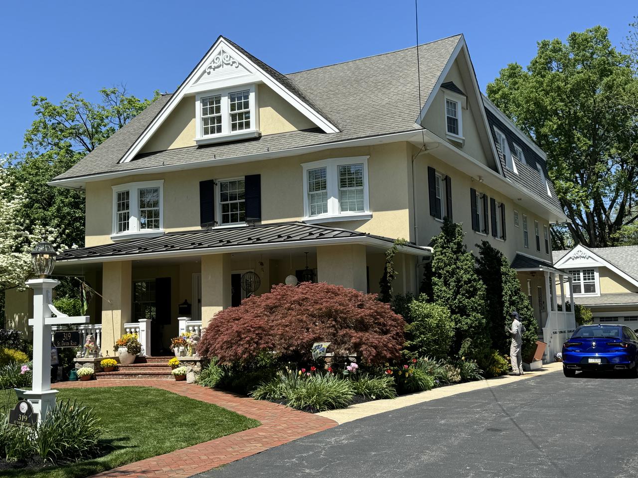 Adorable yellow home in a suburban area