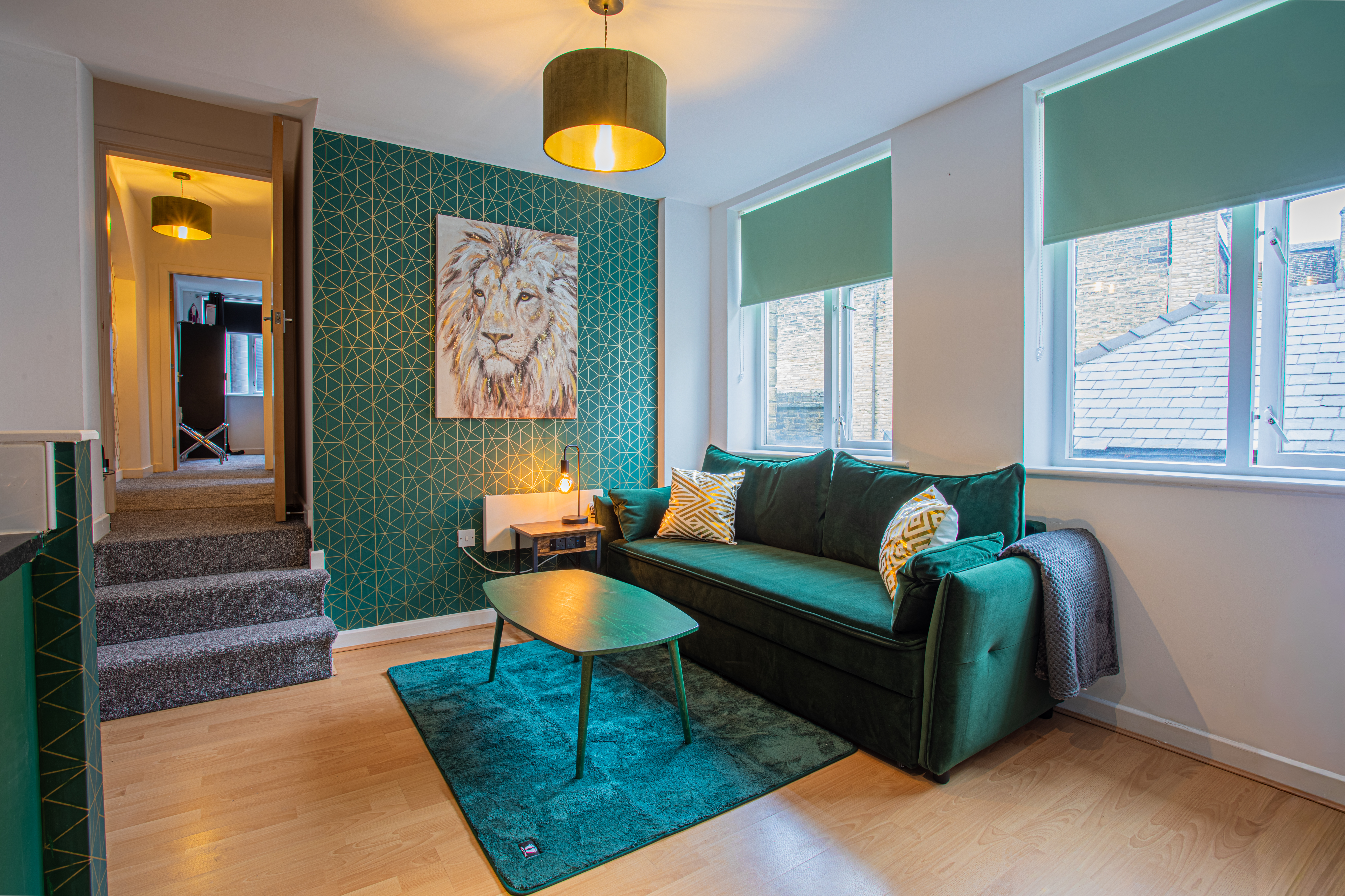 2 Bed Contractor Apartment with Superking