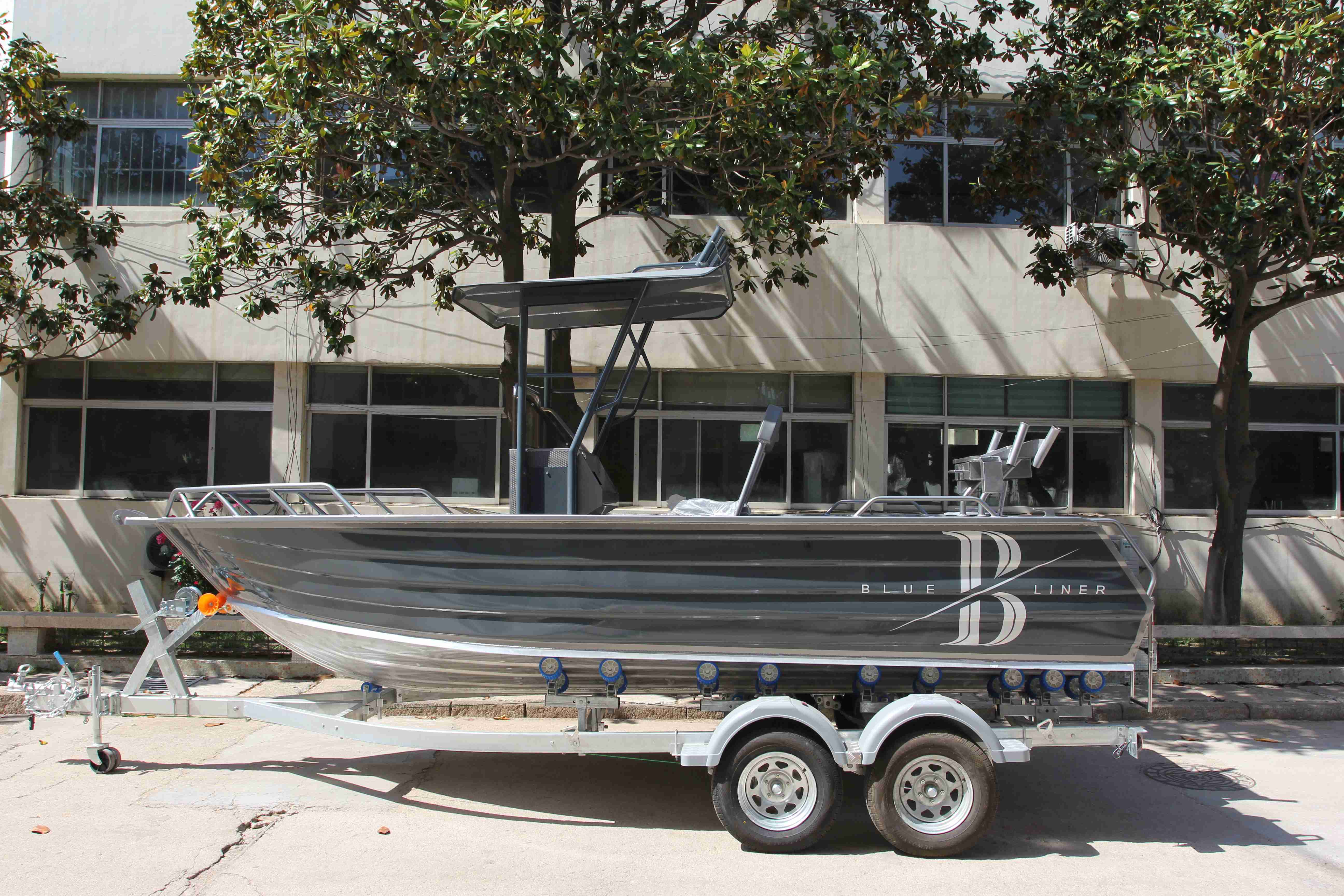 Pioneer 500 Fishing Vessel