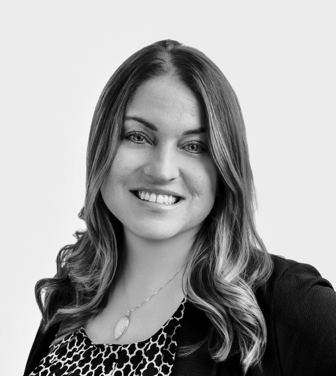 headshot jennifer goe.jpeg