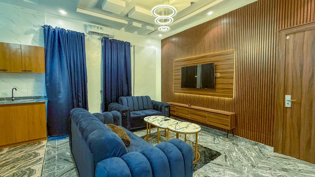 Spacious bedroom