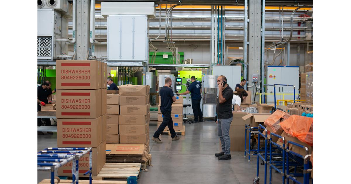 Work with a Hazmat Shipping Consultant to Ship Hazardous Materials