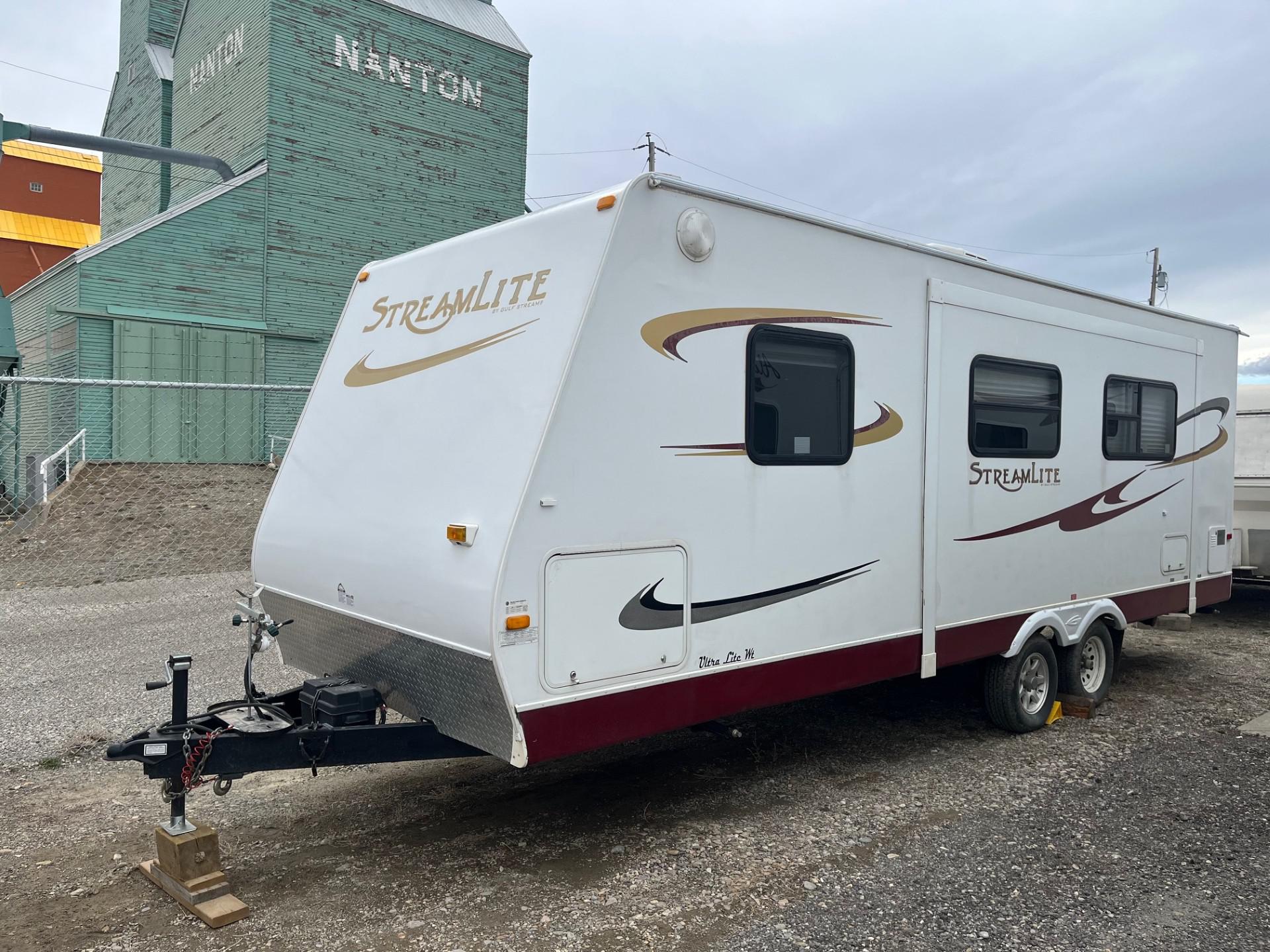 2009 gulfstream outside 2.jpg