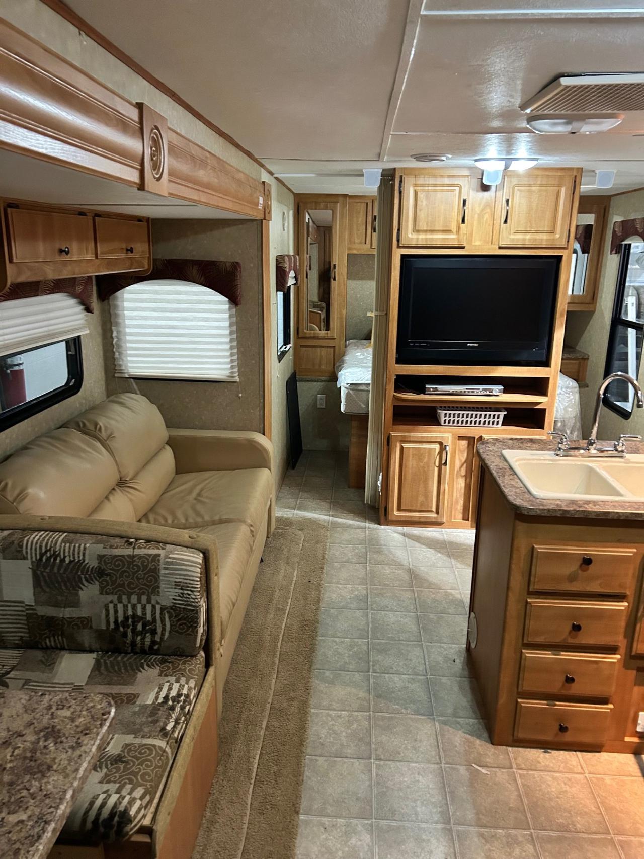 2009 gulfstream interior.jpg