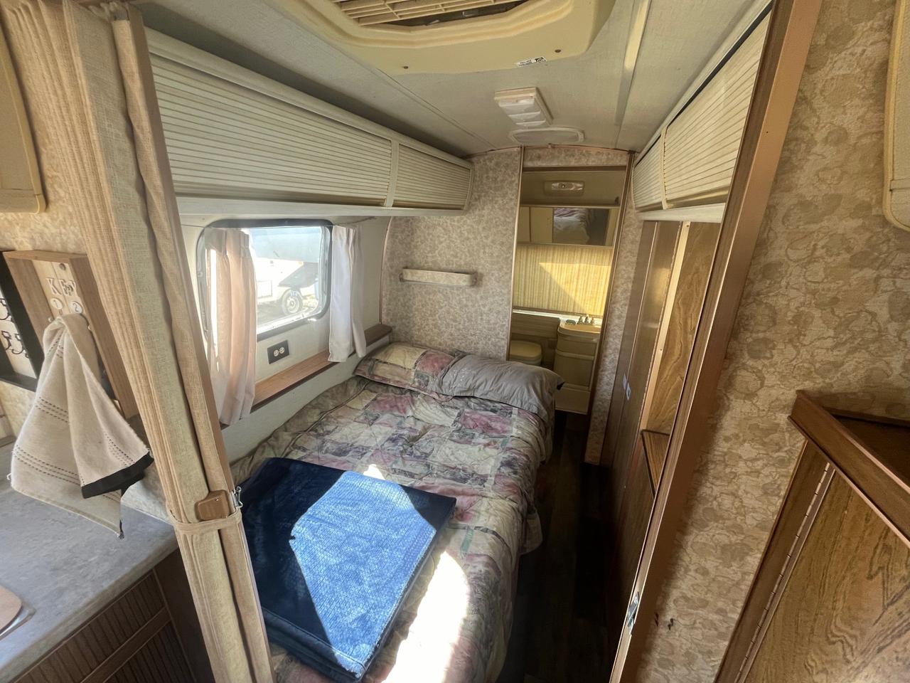 airstream argosy bedroom.jpg