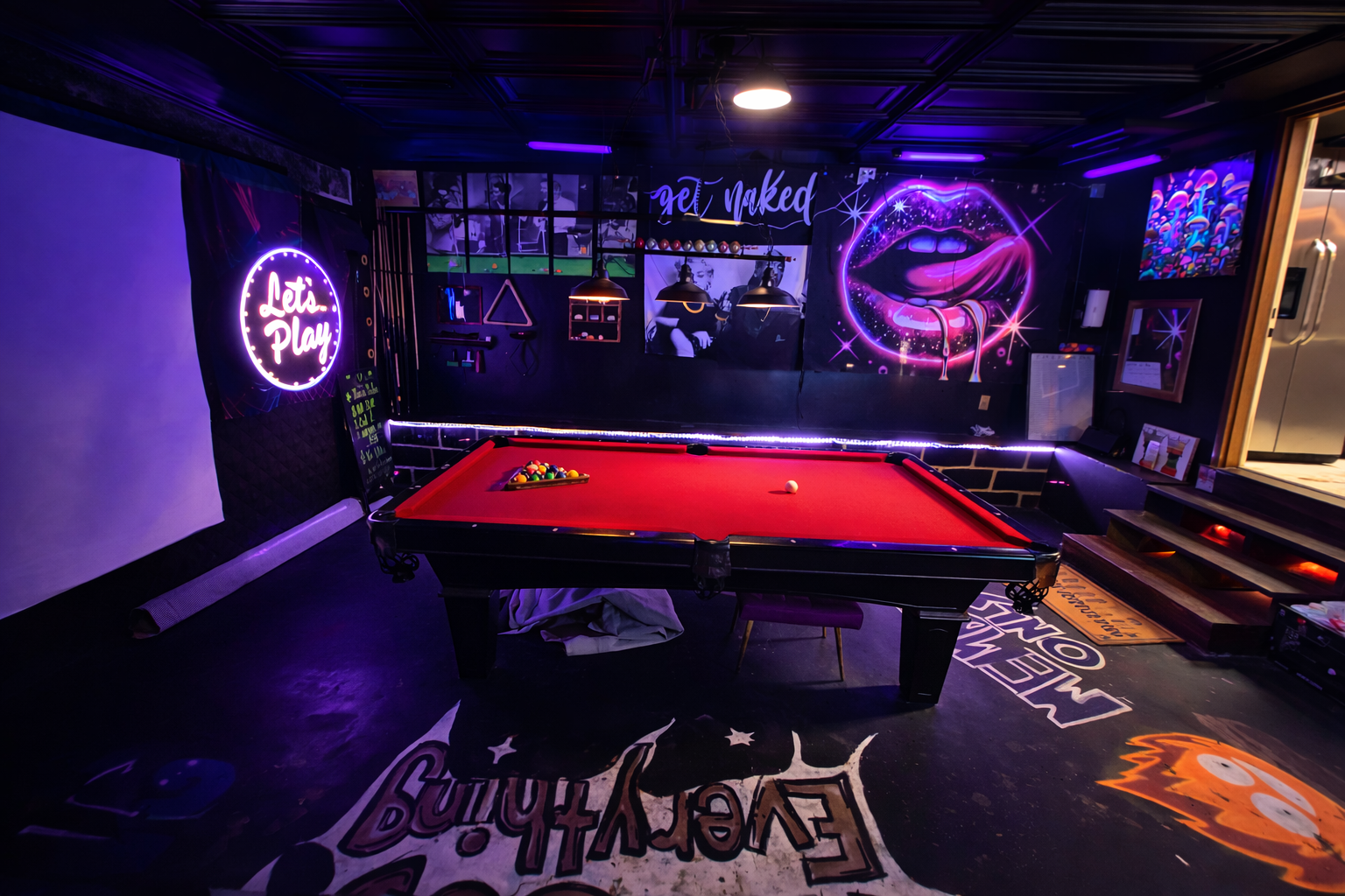 Entertainment room with billiards table
