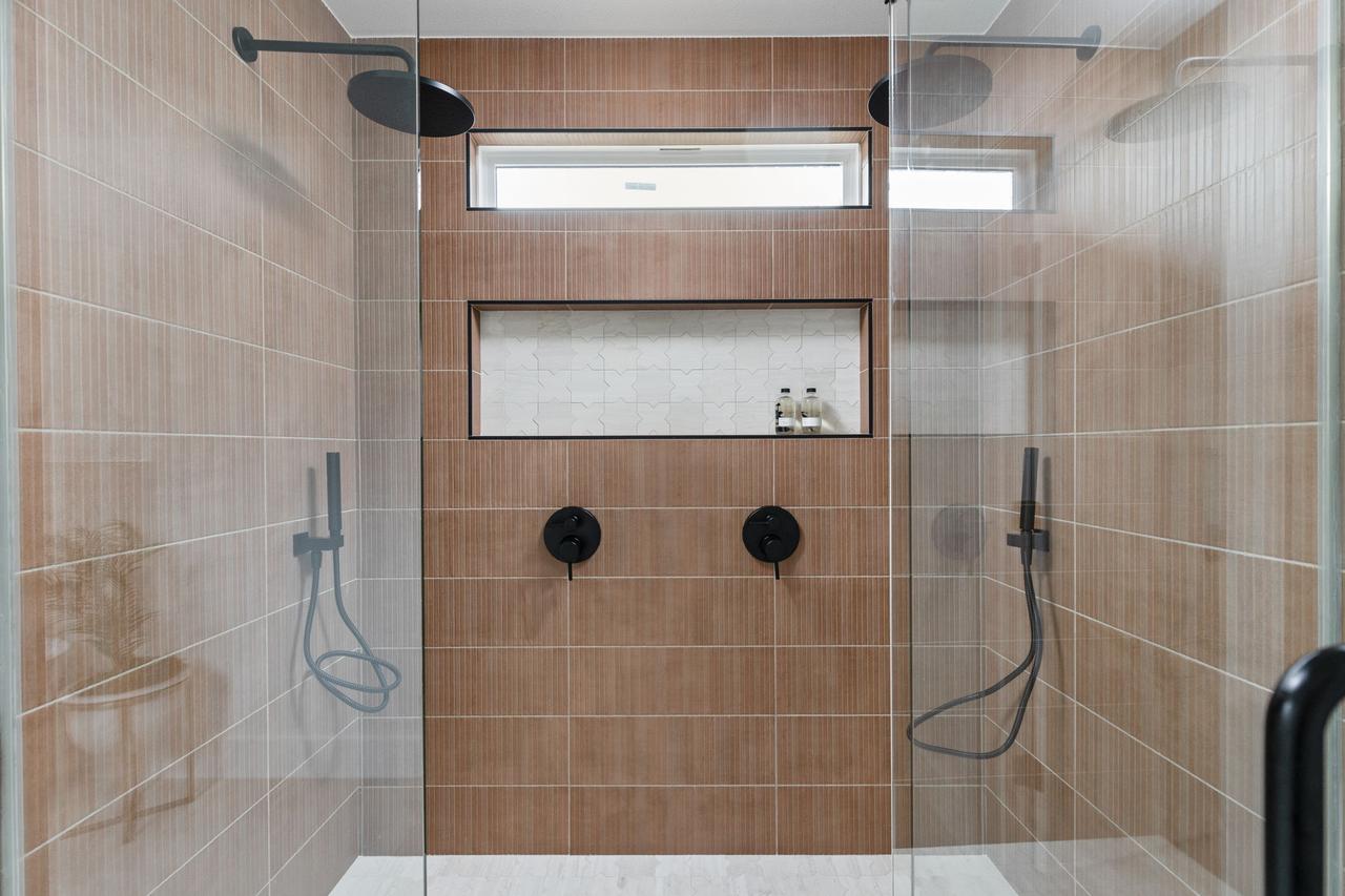 47-web-or-mls-2306 lear ln-47.jpg