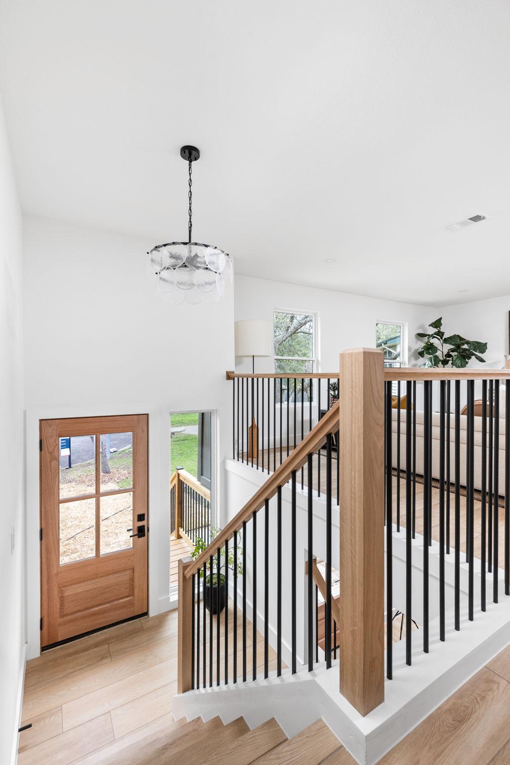 8-web-or-mls-2306 lear ln-8.jpg