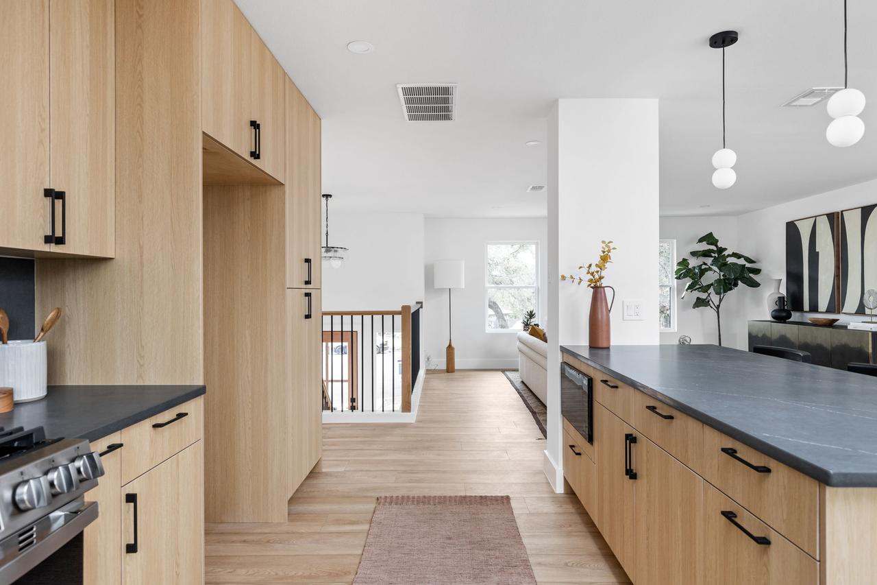 27-web-or-mls-2306 lear ln-27.jpg