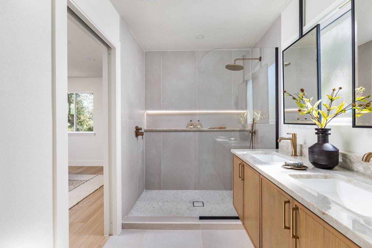 60-web-or-mls-2703 gettysburg dr updt-2.jpg