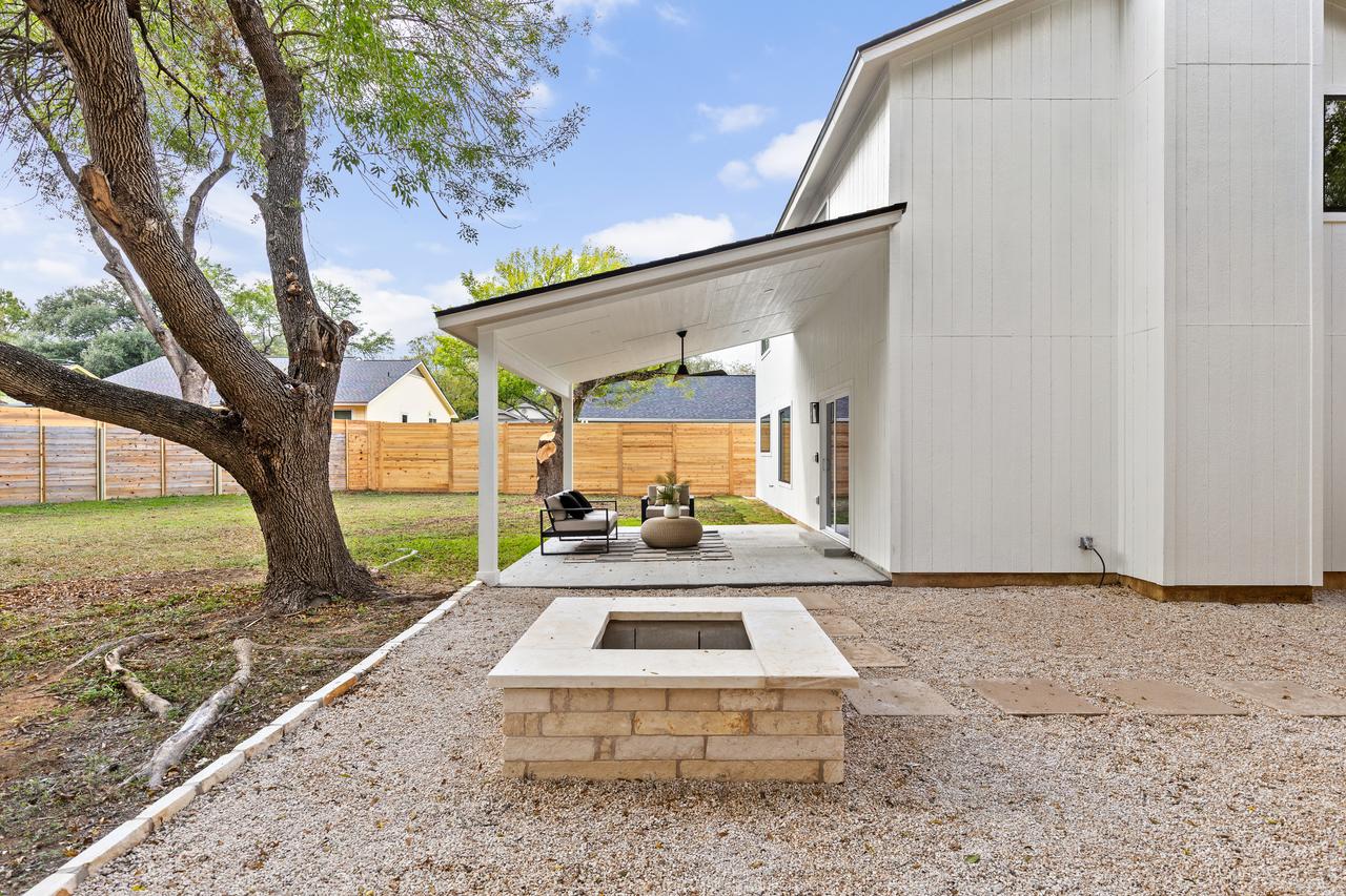 52-print-2703 gettysburg dr-51.jpg