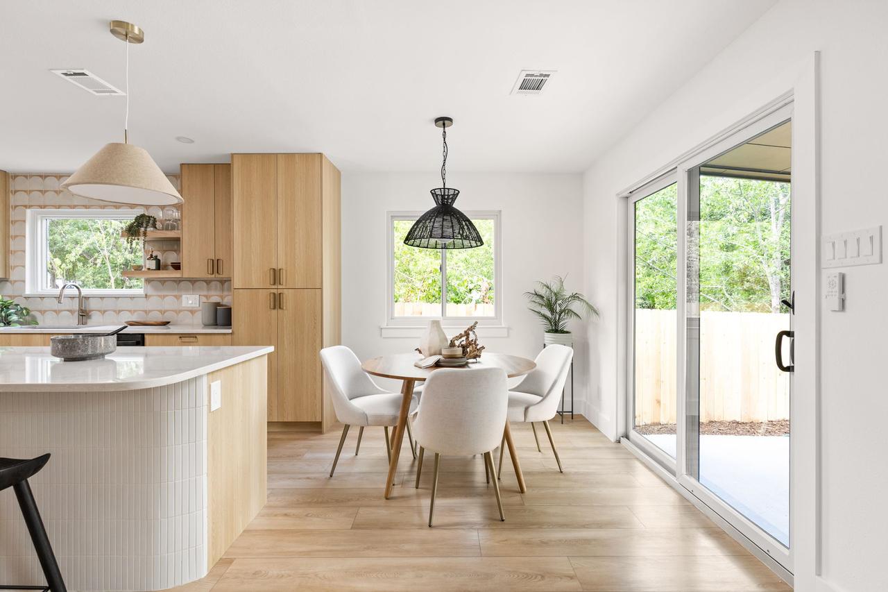 27-web-or-mls-8115 seminary ridge dr-27.jpg