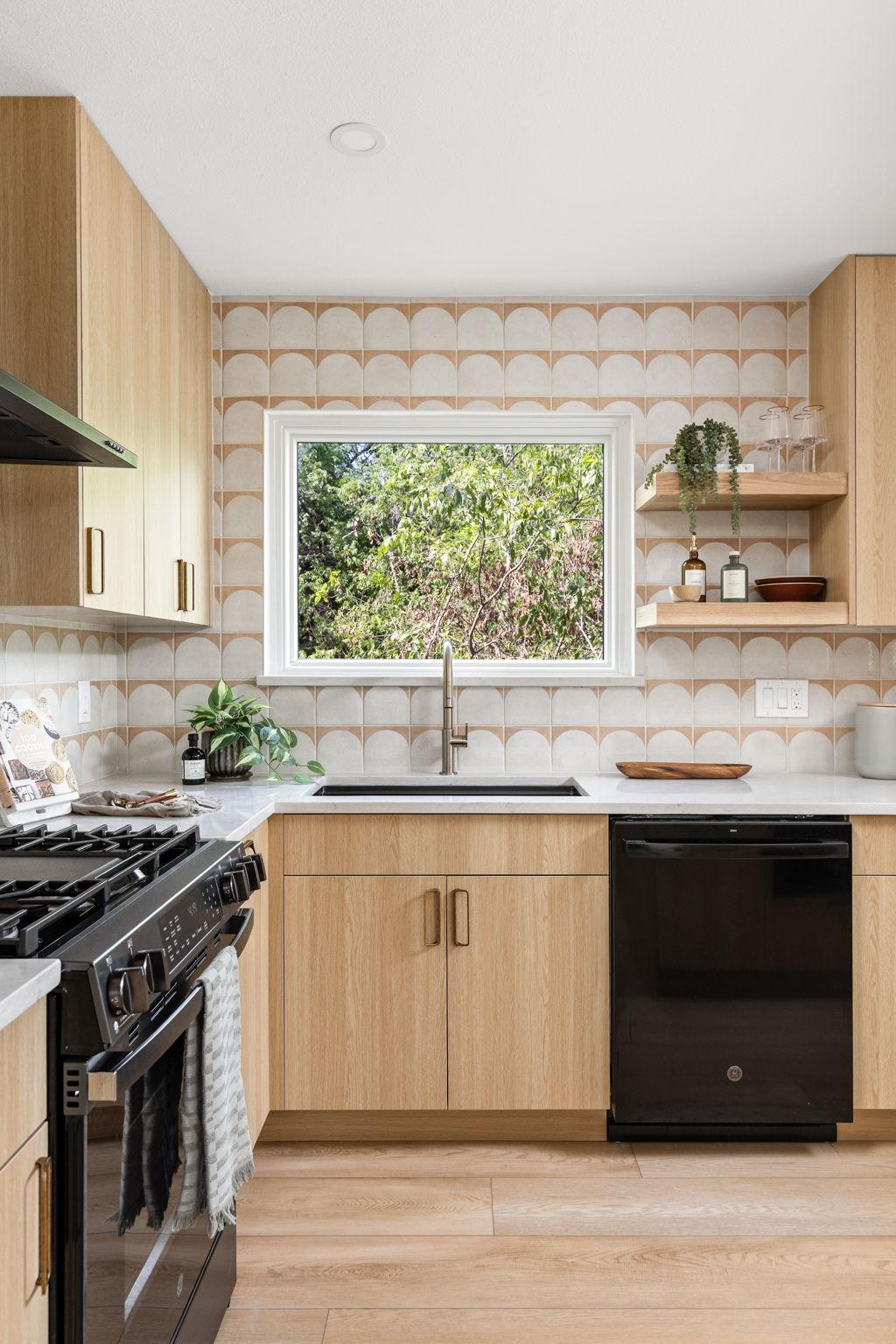 22-web-or-mls-8115 seminary ridge dr-22.jpg