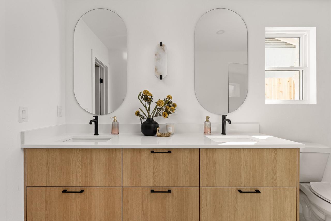 31-web-or-mls-8115 seminary ridge dr-31.jpg