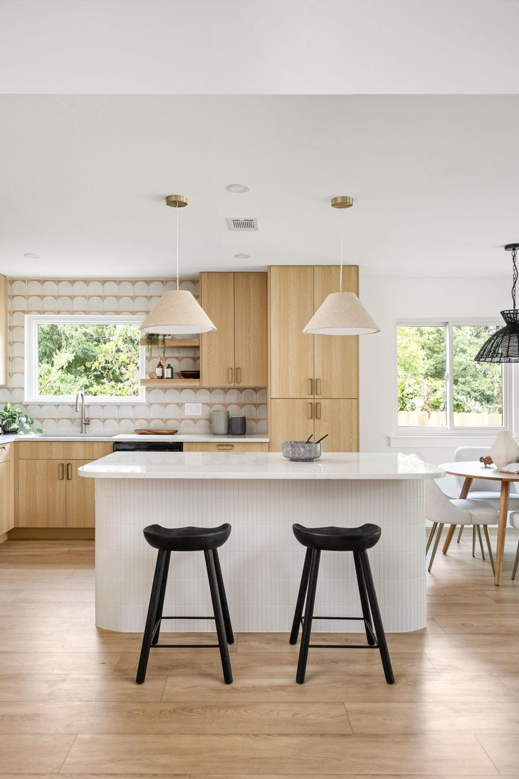 17-web-or-mls-8115 seminary ridge dr-17.jpg