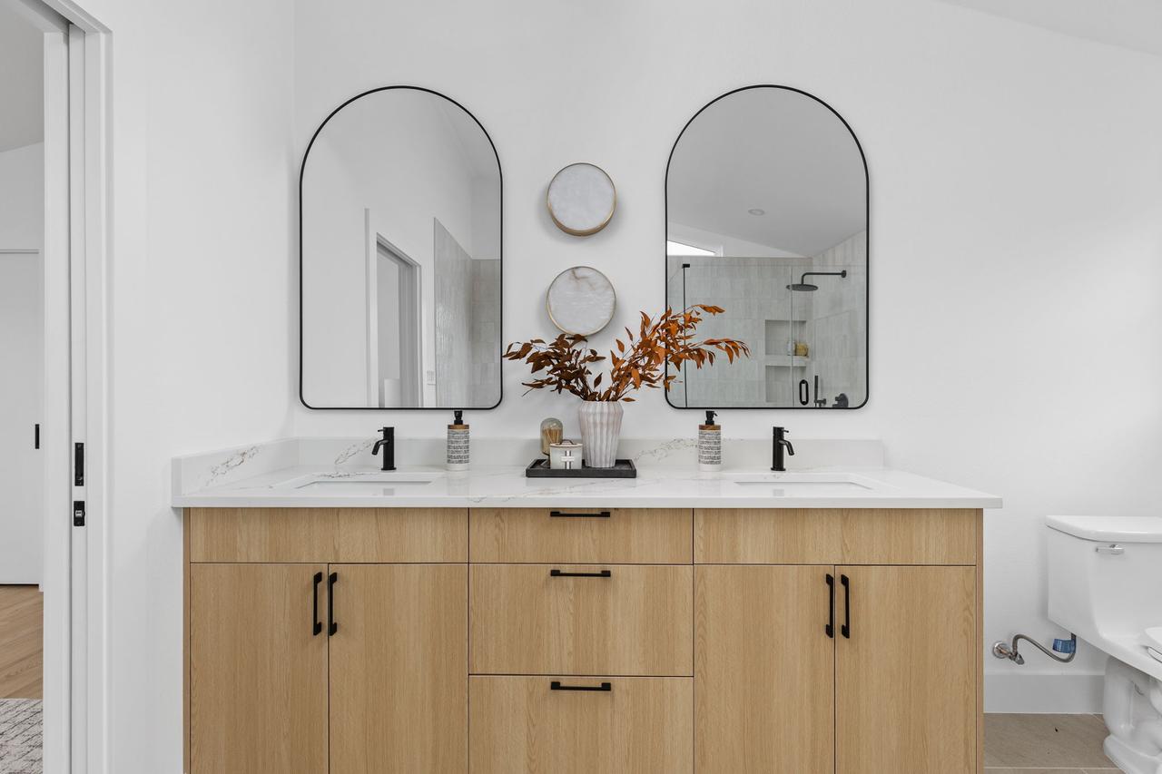 34-web-or-mls-2703 goldbridge dr-34.jpg