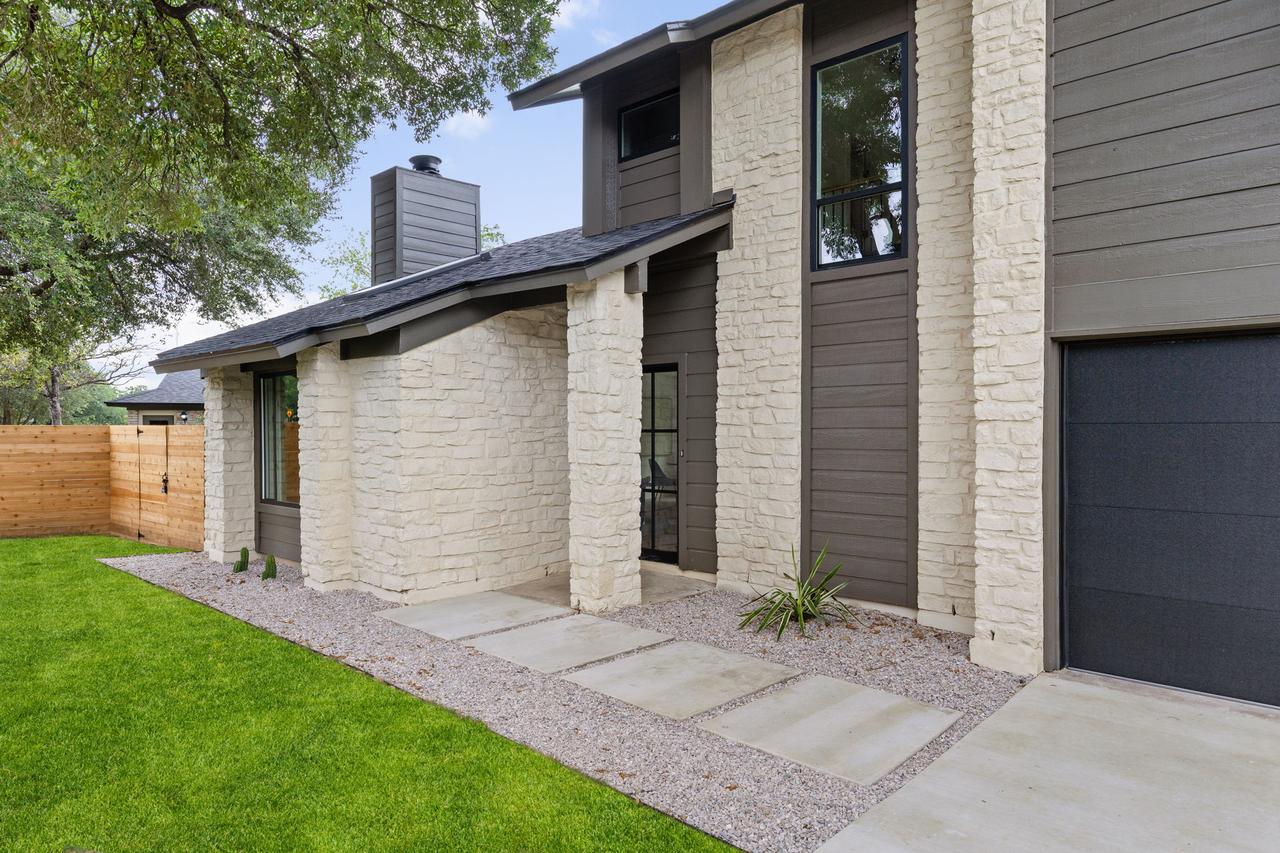 5-web-or-mls-2703 goldbridge dr ps-5.jpg